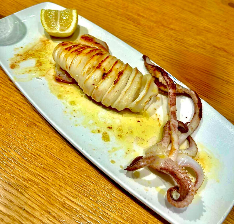 π¦ Grilled squid A squeeze of lemon, a drizzle of olive oil.